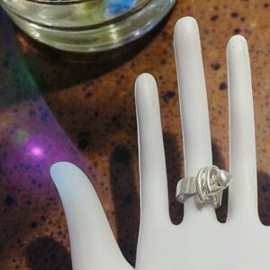 Rare-Sterling Silver Heart Spinning Ring. Vintage Modernist with moving parts.